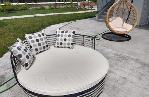 Pefkochori Maison | V luxury Suites