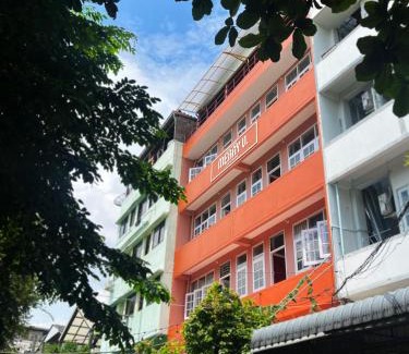 Chana Songkhram Maison | V Reserve at Merry V