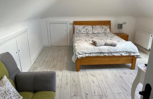 Killarney Appartement | V93C9R0 Stone View Wonderful spacious two bed attic rooms private entrance private bathroom with kitchenette