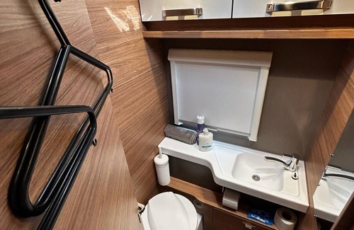 Heaton Maison | Vaaroom London Explorers' Pod