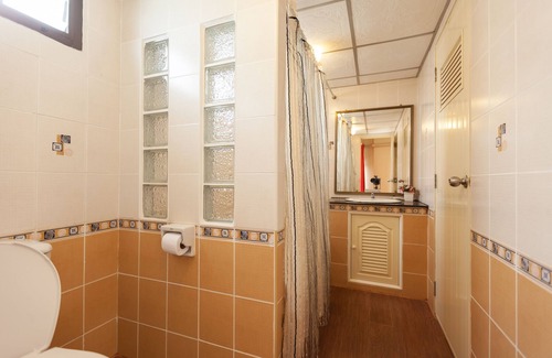 Ramkhamhaeng Cabine | Vabua Asotel Bangkok