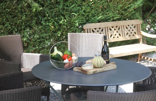 Saint-Cesaire-de-Gauzignan Cottage | "Vacances chez l'antiquaire" JACUZZI - PISCINE " 10 CH. 15 PERS -400 M2