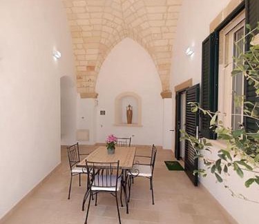 Surano Maison | Vacanza in Salento IL CORTILE