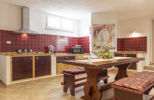 Lu Bagnu Appartement | Petite taverne lumineuse à quelques pas de la plage