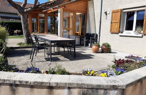 Saint-Vincent-de-Mercuze Maison | Vacation home rental in the mountains. Dogs welcome.