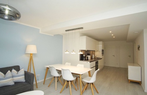 Gross Zicker Appartement | Vacation apartment with balcony, free use AHOI Sellin- Inselwind FeWo MEERsonne