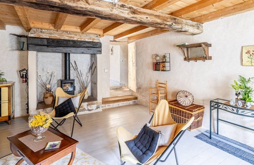 Saint-Juire-Champgillon Maison | Vacation Home "Gîte - Vent Dé Zen" with Private Terrace