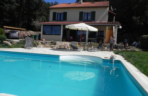 Villemagne-l'Argentiere Appartement | Vacation apartment in private villa with pool