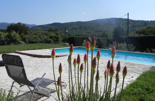 Villemagne-l'Argentiere Appartement | Vacation apartment in private villa with pool