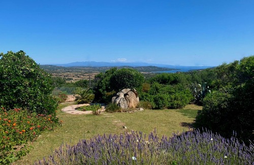 San Pasquale Maison | Vacation home Villa Felice, San Pasquale, North Sardinia Holiday villa with sea view and garden.