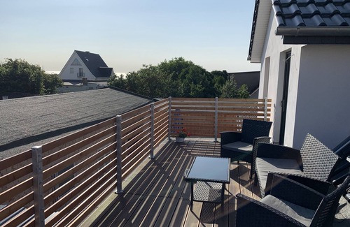 Meschendorf Appartement | Vacation apartment "Baltic Sea in view" 50m walk to the beach and sea view
