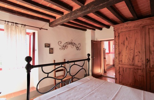 Castel Focognano Autre | Vacation Among the Vineyards - LA LOGGIA