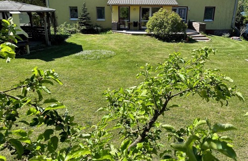 Ringenwalde Appartement | Vacation apartment at Düstersee with terrace and sauna in your own garden