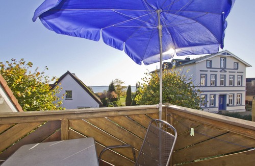 Breege Appartement | Vacation apartment near the water with balcony, sea view - Villa Seeschwalbe FeWo 10