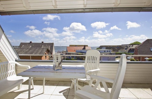 Breege Appartement | Vacation apartment near the harbor with balcony and sea view - Hafenhäuser Breege FeWo 14