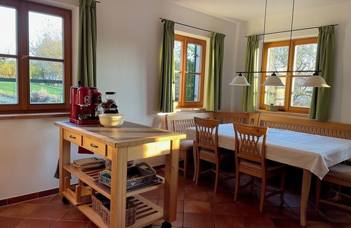 Saaldorf-Surheim Appartement | Vacation apartment 118 sqm with garden and terrace