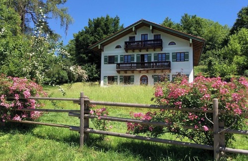 Saaldorf-Surheim Appartement | Vacation apartment 118 sqm with garden and terrace