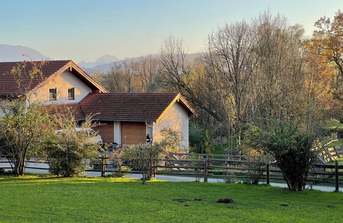 Saaldorf-Surheim Appartement | Vacation apartment 118 sqm with garden and terrace