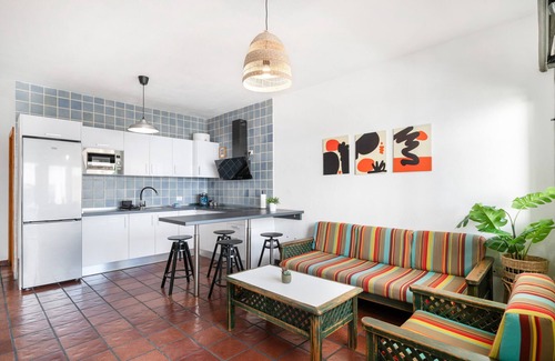 Caleta de Famara Appartement | Appartement de vacances 'Famarabeach' avec vue sur les montagnes, terrasse privée et Wi-Fi