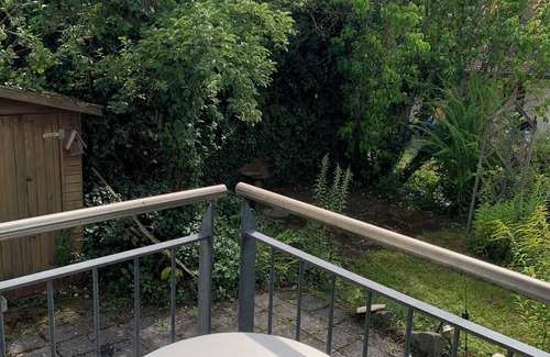 Veitshoechheim Appartement | Vacation apartment on the Main, (65 m²) with balcony and garden