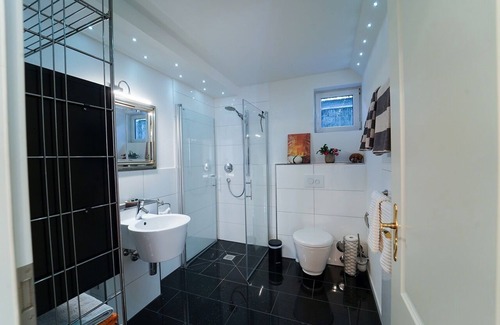 Bad Urach Appartement | Vacation apartment 47 sqm in the basement, bright and modern, quiet with shared use of the garden