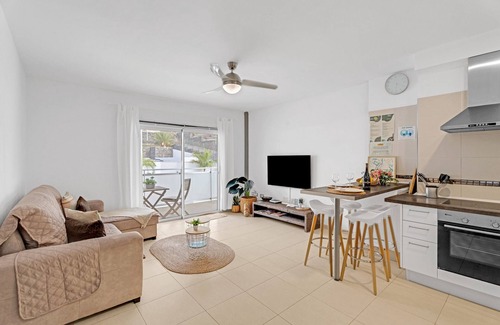 Bajamar Appartement | Appartement de vacances 'Bajamar En Armonía' avec vue sur la montagne, piscine partagée et Wi-Fi