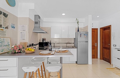 Bajamar Appartement | Appartement de vacances 'Bajamar En Armonía' avec vue sur la montagne, piscine partagée et Wi-Fi