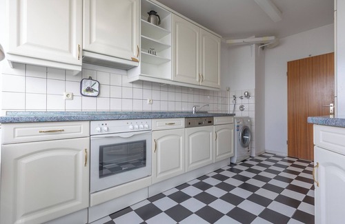 Mitte-Sud Appartement | Vacation apartment Weserblick. Close to the harbor and beautiful view.