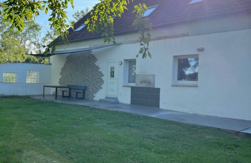 Hohenkirchen Appartement | Vacation apartment Baltic Sea - 120 square meters, with large garden, near Wismar & beach (5km)