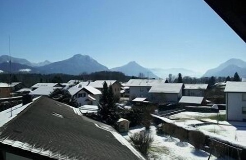 Langweid Appartement | Himmel+Berge-Ferienwohnung, 65 qm, 2 Schlafzimmer, Wohnzimmer mit Schlafcouch, Eßecke, Küchenzeile, Dusche, WC, Balkon