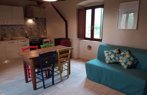 Tione degli Abruzzi Appartement | Vacation apartment in a 16th century guard house with a fantastic view
