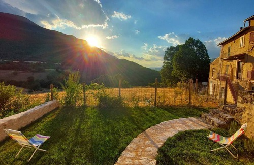 Tione degli Abruzzi Appartement | Vacation apartment in a 16th century guard house with a fantastic view