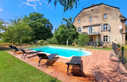Hilbringen Appartement | Vacation apartment in the castle "Leonhard von Konstorf" - Hilbringen Castle