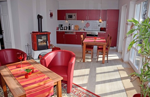 Rugen Island Appartement | Appartement de vacances Morgentau avec sauna et balcon - appartements de maître avec cheminée, sauna et