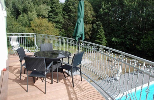 Rugen Island Appartement | Appartement de vacances Morgentau avec sauna et balcon - appartements de maître avec cheminée, sauna et