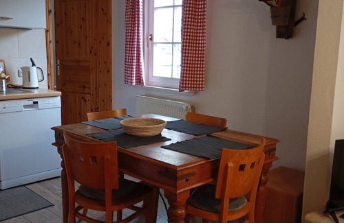 Sassnitz Appartement | Vacation apartment near the national park and harbor with terrace and parking space