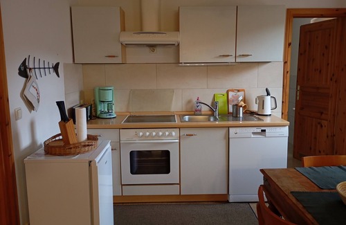 Sassnitz Appartement | Vacation apartment near the national park and harbor with terrace and parking space