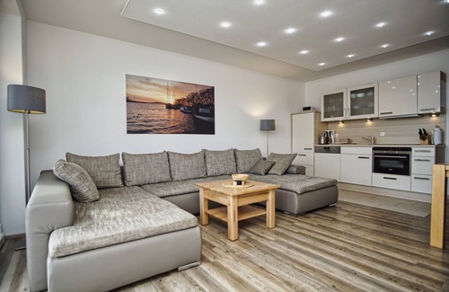 Lauterbach Appartement | Vacation apartment near the harbor with sea view - Hafenresidenz Lauterbach FeWo 2-2