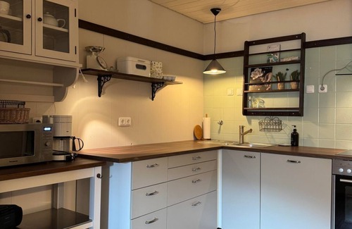 Amelith Maison | Vacation apartment, shower, WC, 2 bedrooms - Ferienhaus Buren-Hof