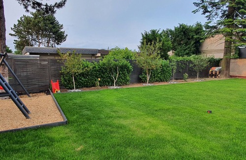 Uedesheim Appartement | Vacation apartment+swimming pool/garden/terrace/playground