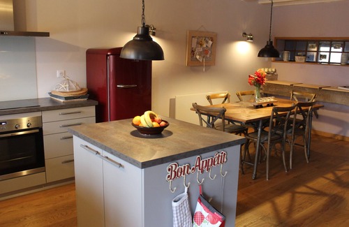 Montcony Appartement | Vacation apartment "Vers le Sud" in a former farmhouse with pool