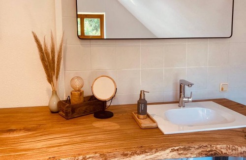 Hofgeismar Appartement | Vacation apartment with fireplace oak 125sqm, 4 bedrooms, max. for 10 persons