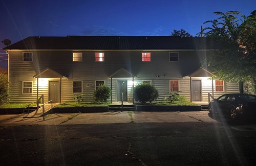 Hardy Appartement | Vacation Condo #5 2BR with full kitchen, walk to river and shops, pets welcome