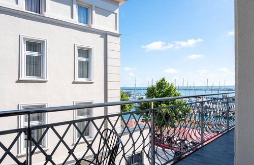 Warnemuende Appartement | Vacation directly on the historic Alter Strom