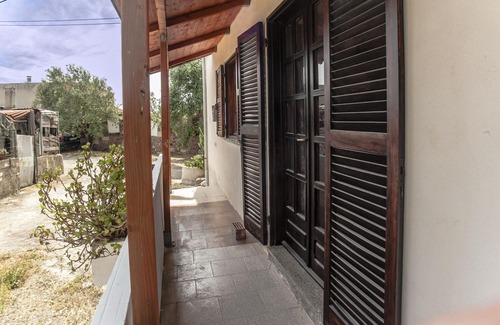 San Giovanni Suergiu Maison | Maison de vacances Casa Lucia avec A/C & Balcon
