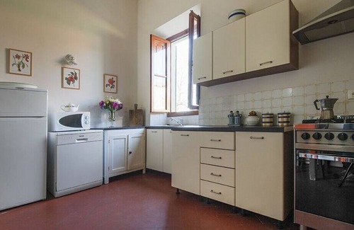 Vicchio Villa | location de vacances grande villa, l'Italie, près de Florence, Toscane, campagne, piscine, vue, internet wi-fi, à court terme
