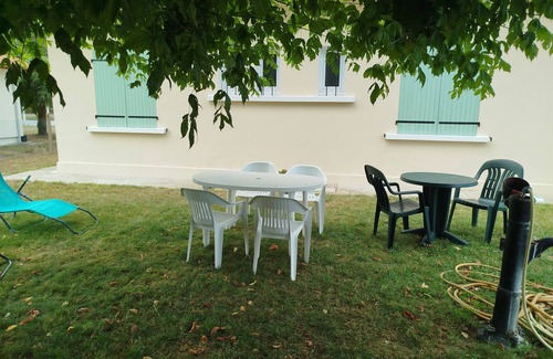 Lesperon Maison | Vacation home 25 minutes from the beach