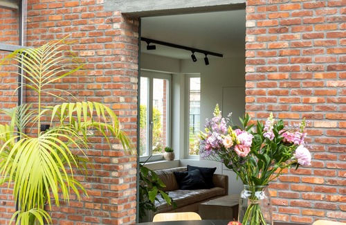 Hoogeinde Maison | Vacation home with conservatory in beautiful fruit region and yet close to cultural cities.
