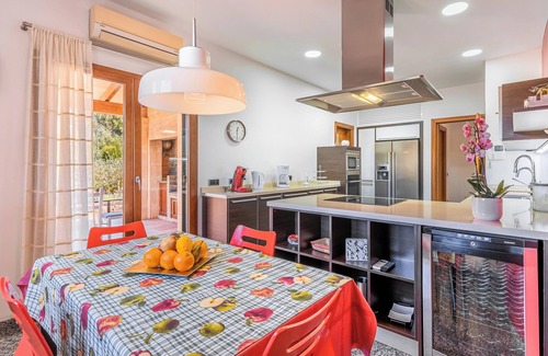 Ses Salines Maison | Maison "Can Bou" avec vue sur les montagnes et la mer, piscine, Wi-Fi, balcon, jardin et terrasse