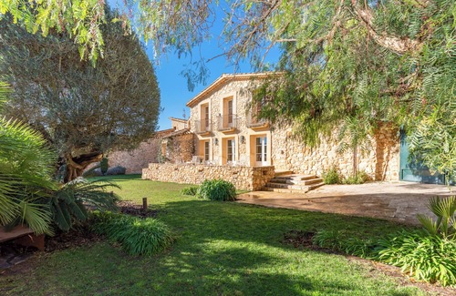 Viladellops Maison | Casa de vacaciones "Casa De Piedra" con vistas a la montaña, piscina privada y Wi-Fi